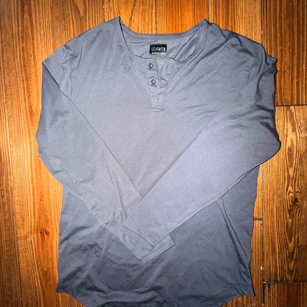 Cuts Clothing Men's Long-Sleeve Henley in Navy Blue